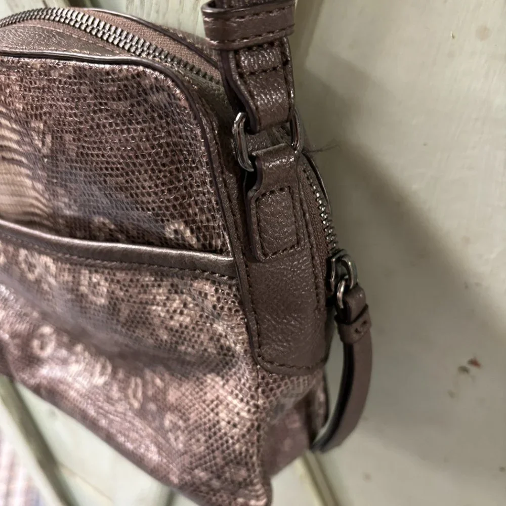 Simply Vera Vera Wang‎ snakeskin Crossbody purse
